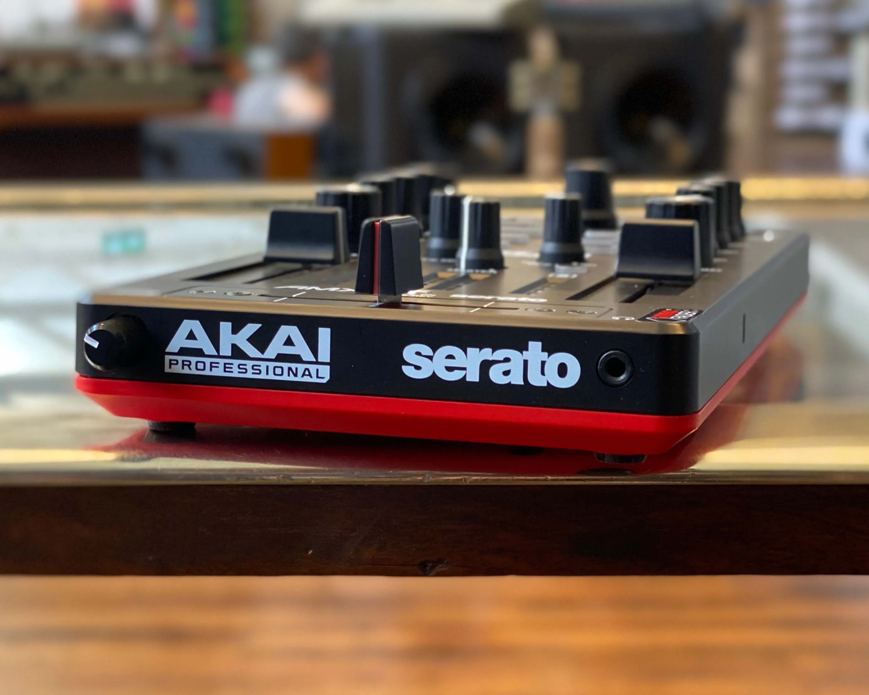 AKAI Pro AMX - Serato DJ Hardware