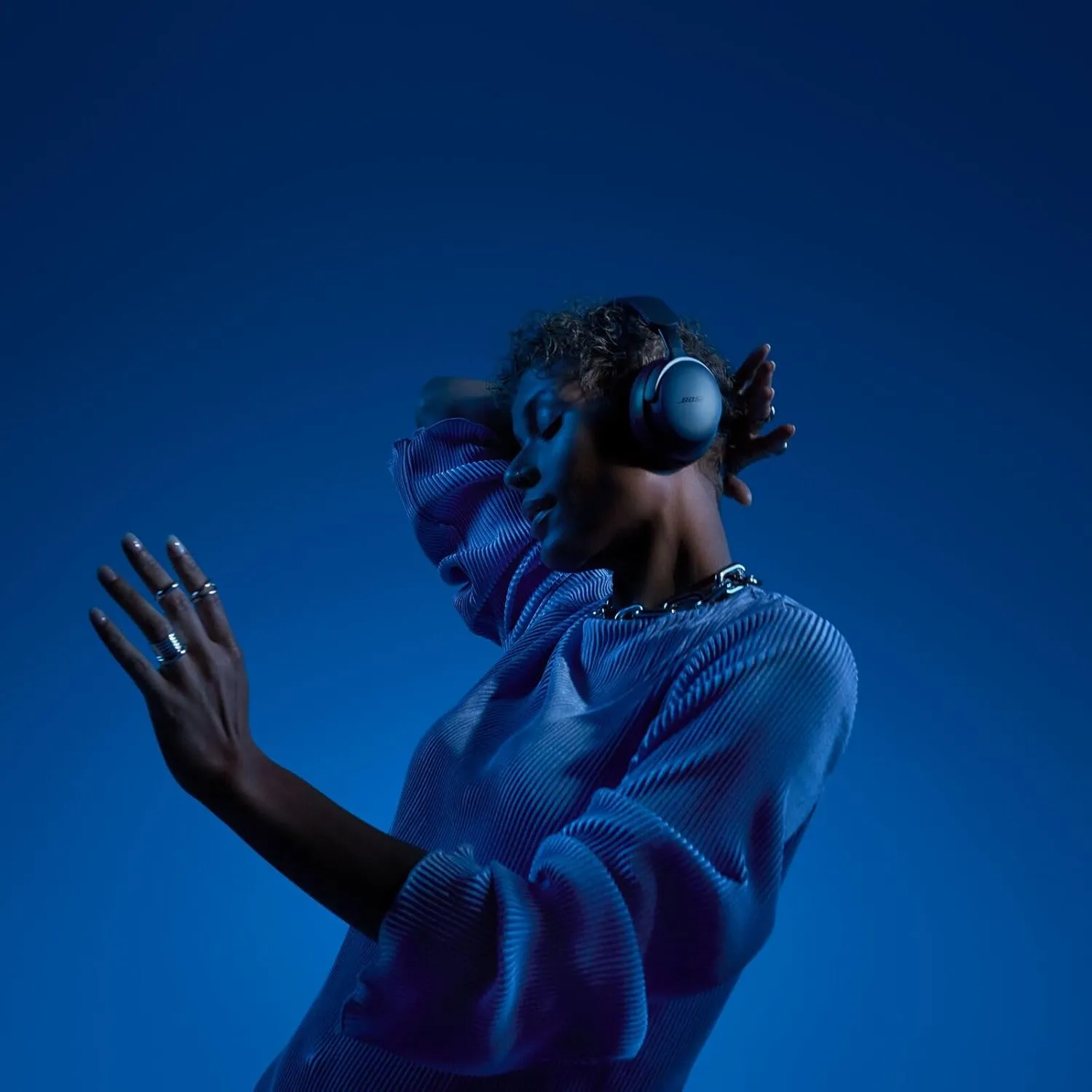 Bose QuietComfort Ultra Wireless Noise Cancelling Headphones - Spatial Audio, Mic, 24-Hour Battery, Lunar Blue (Limited Edition)