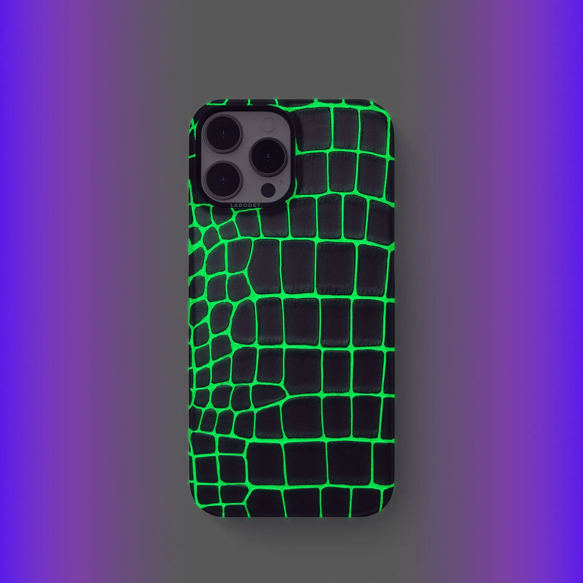 Classic Case For iPhone 14 Pro In Luminescent Alligator