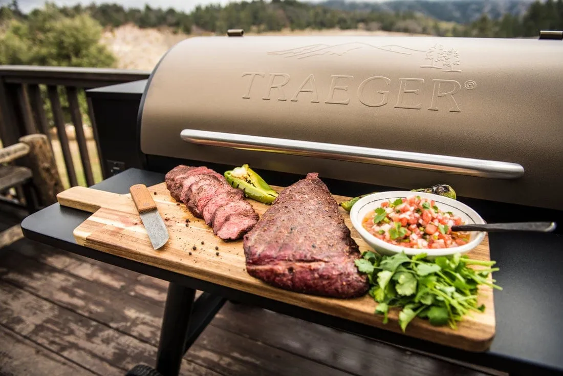 Traeger PRO 34 Pellet Grill & Smoker TFB88PUBC